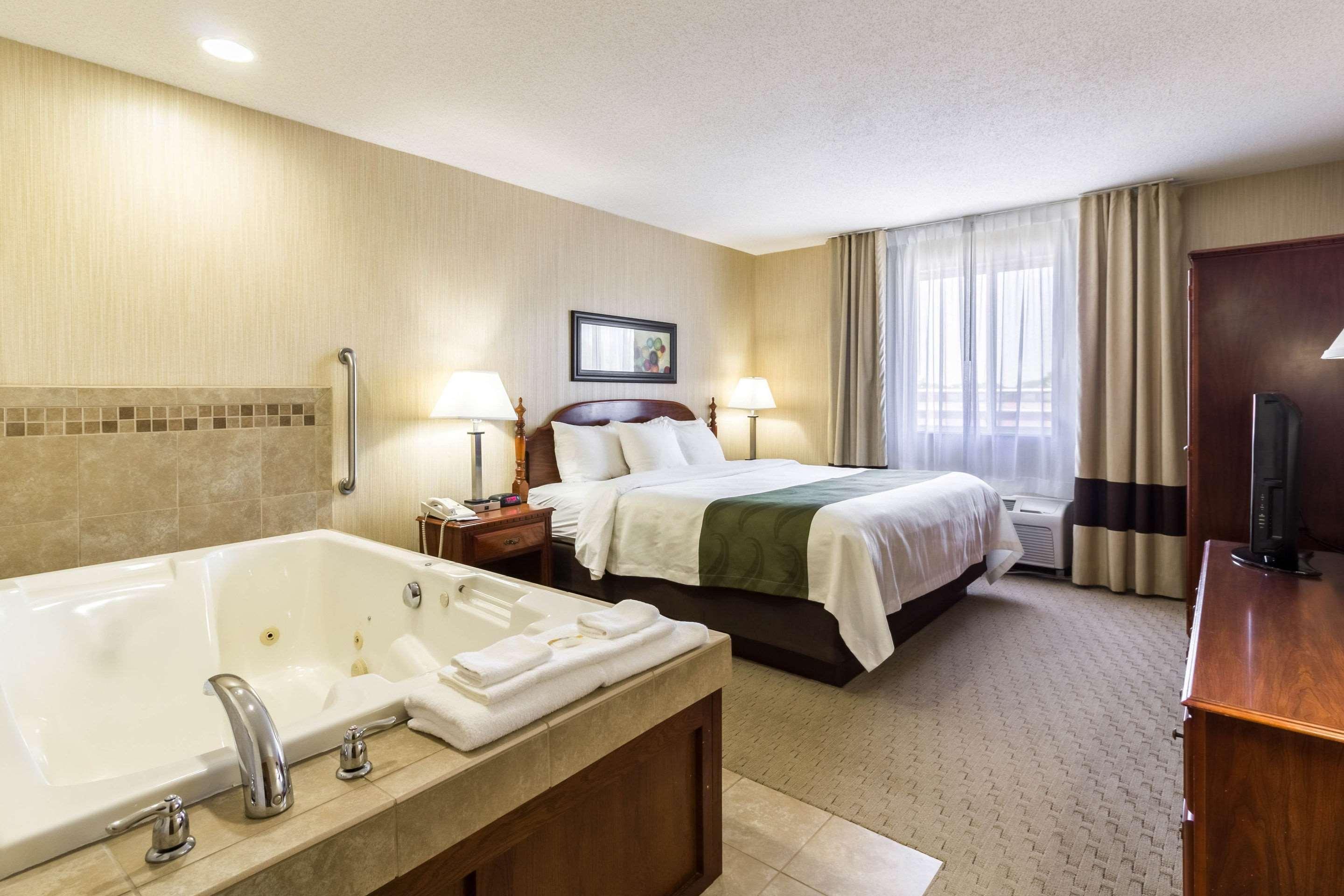 Quality Inn Marshall Mn Near University Bagian luar foto