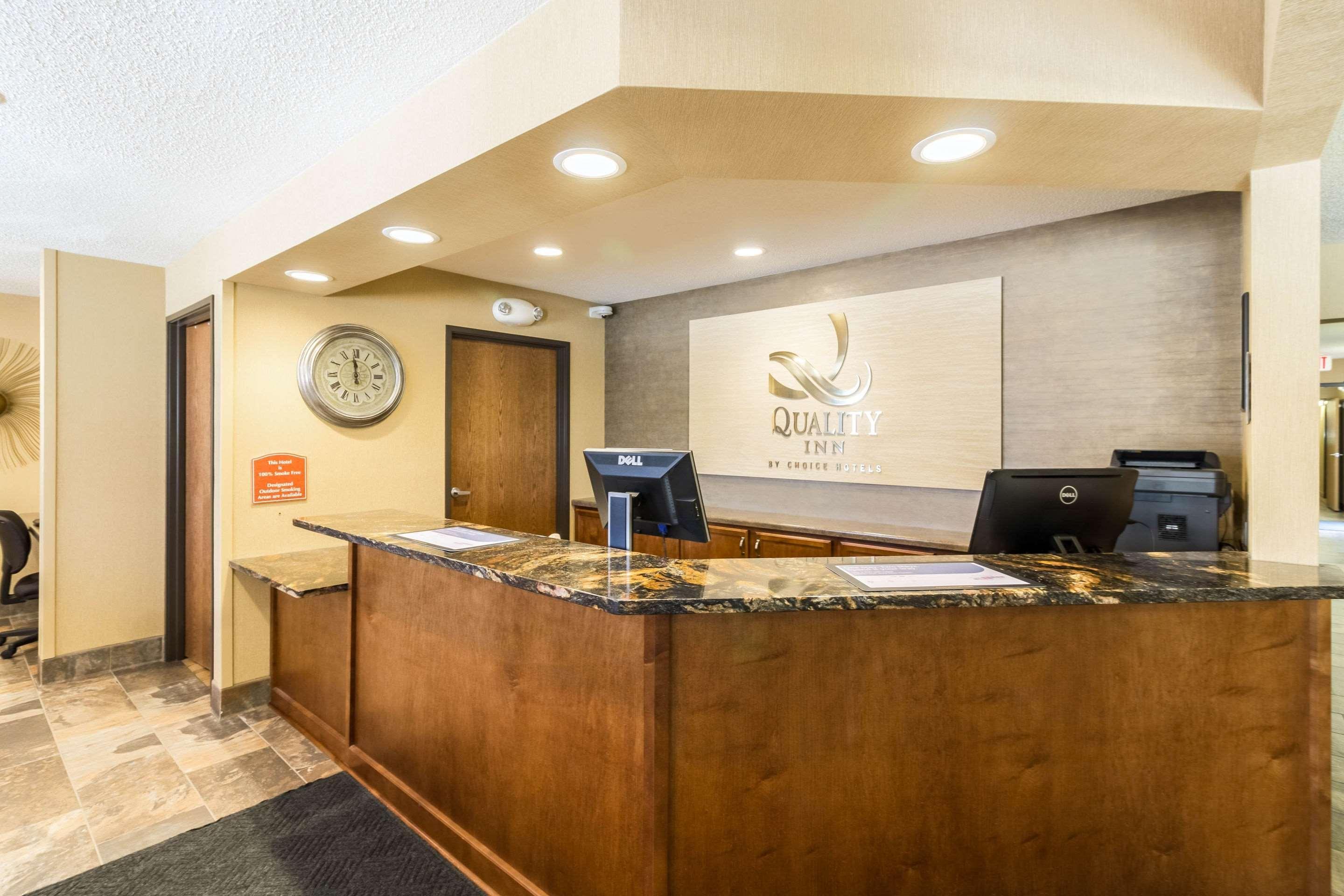 Quality Inn Marshall Mn Near University Bagian luar foto